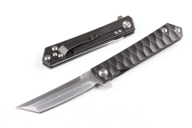 DHL-Versand High-End-Survival-Klappmesser D2-Stahl 60HRC Tanto-Punktklinge TC4-Titanlegierungsgriffmesser mit Geschenkbox