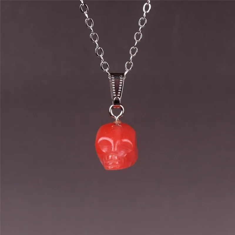 Erstaunliche gemischte geschnitzte natürliche Jasper Jade Achat Alien Schädelkopf Kristall Reiki Heilung Figur Statue Charms Anhänger Halsketten Großhandel