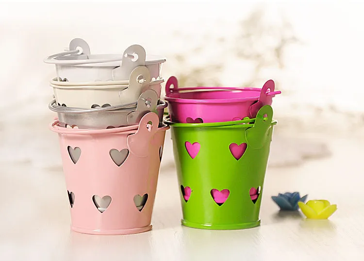 Hurtownie 30 sztuk Cute Metal Favor Pail Serce Dekoracyjne Doniczki Tin Wedding Favor Candy Posiadacze Mini Wiadro Dla Gości Pamiątka Świeca Pudełko