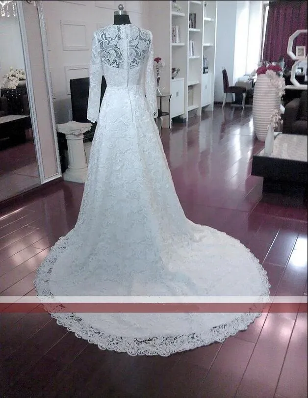 High Quality Lace Wedding Dresses Long Sleeve A Line Pleats Long Sleeves Vintage Bridal Gowns With Buttons Back