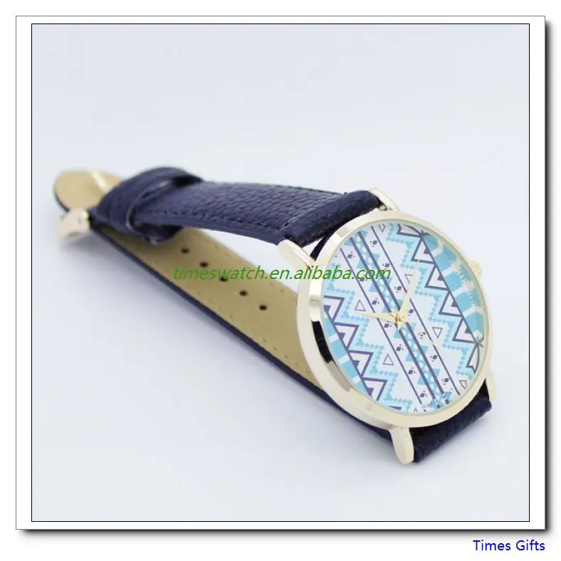 GENEVA SIMPLE DESIGNE Quartz Lady Wrist Wrists Retro Femmes Bracelet Watch Watch Belt Fashion Decoration Watch5442711