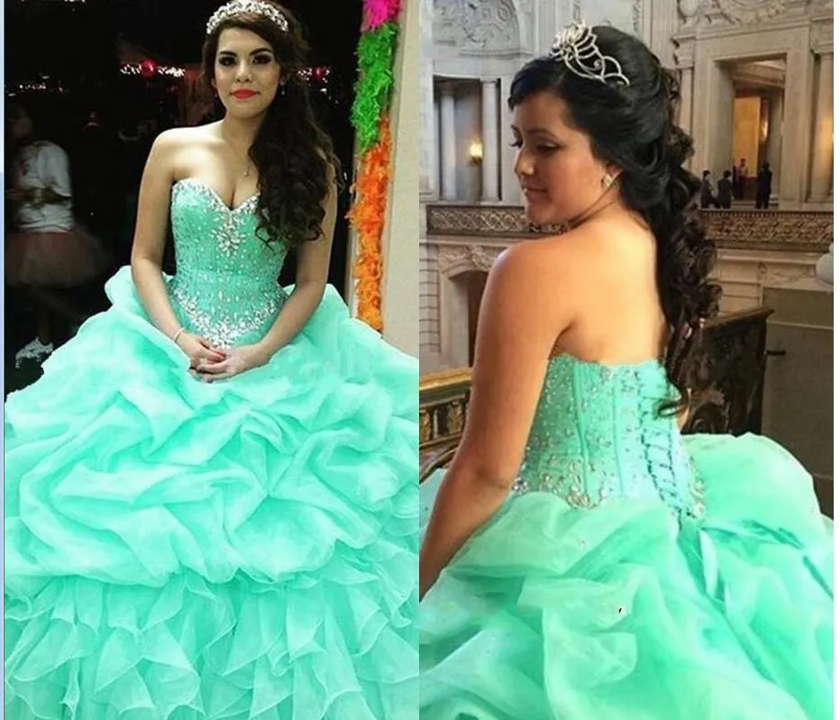 민트 그린 Quinceanera Dresses 2017 Sweetheart Crystals 구슬 장식 Organza Tuched 볼 가운 레이스 업 Sweet 16 Prom Dresses Plus Size