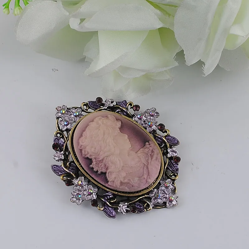 Charm Brooches Classic Vintage Style Retro Cameo Beauty Queen Head Brooch 