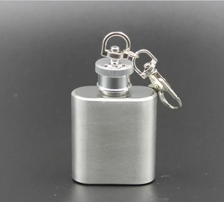 Hoge kwaliteit 1 oz roestvrijstalen mini hipfles met sleutelhanger zak mini metalen ketel lichter oliekan