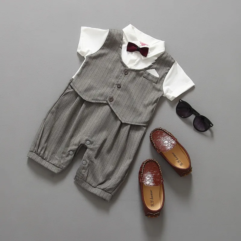 最新のデザインベビー服半袖夏の赤ちゃんワンピースロンパー幼児男の子のロンパース幼児ジャンプスーツキッズ穏やかな衣装
