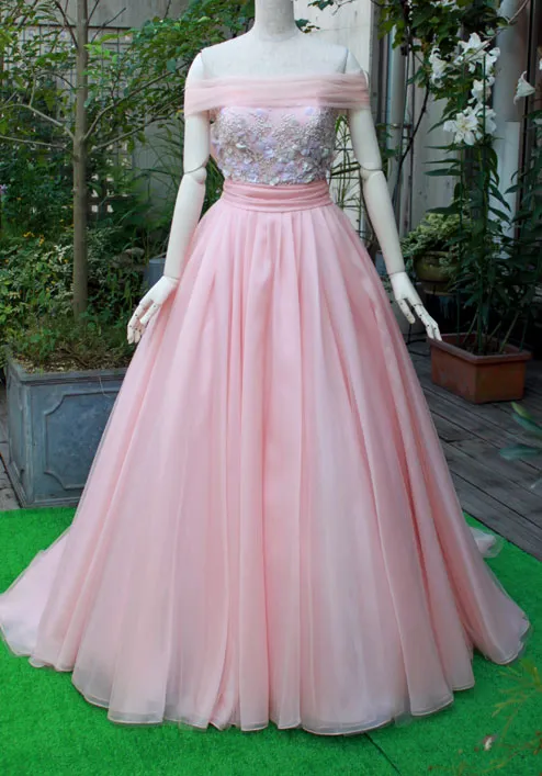 Charmiga Sweetheart Prom klänningar med avtagbart tulleband av axelapplikation En linje Ruffles Aftonklänningar Formella Party Dresses