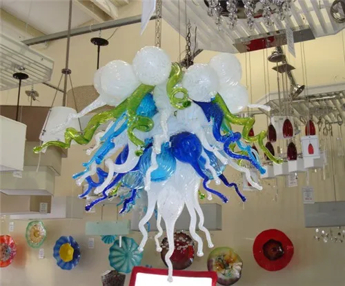 Style CE / UL Certificat Lampes à suspension en verre de Murano à économie d'énergie Cristal décoratif bien conçu Mini lustre de plafond à chaîne intelligent