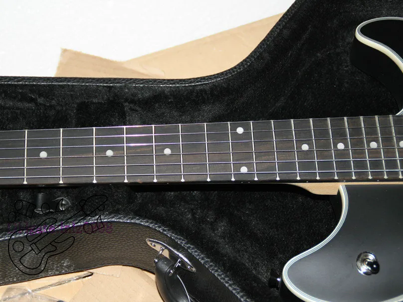 Black Ebony Fingerboard Guitarra Elétrica com Hardcase Alta Qualidade instrumentos Musicais HOT A1288