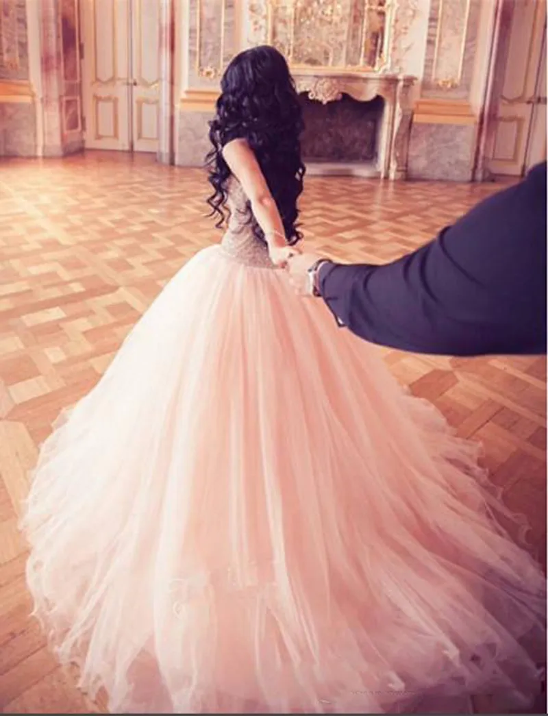 Binbaşı Boncuk Quinceanera Elbiseler 2016 MODESS TLUTMAK Tül Katmanlar Balo Balo Elbise Sweep Tren Vestidos Kızlar Pageant Elbise