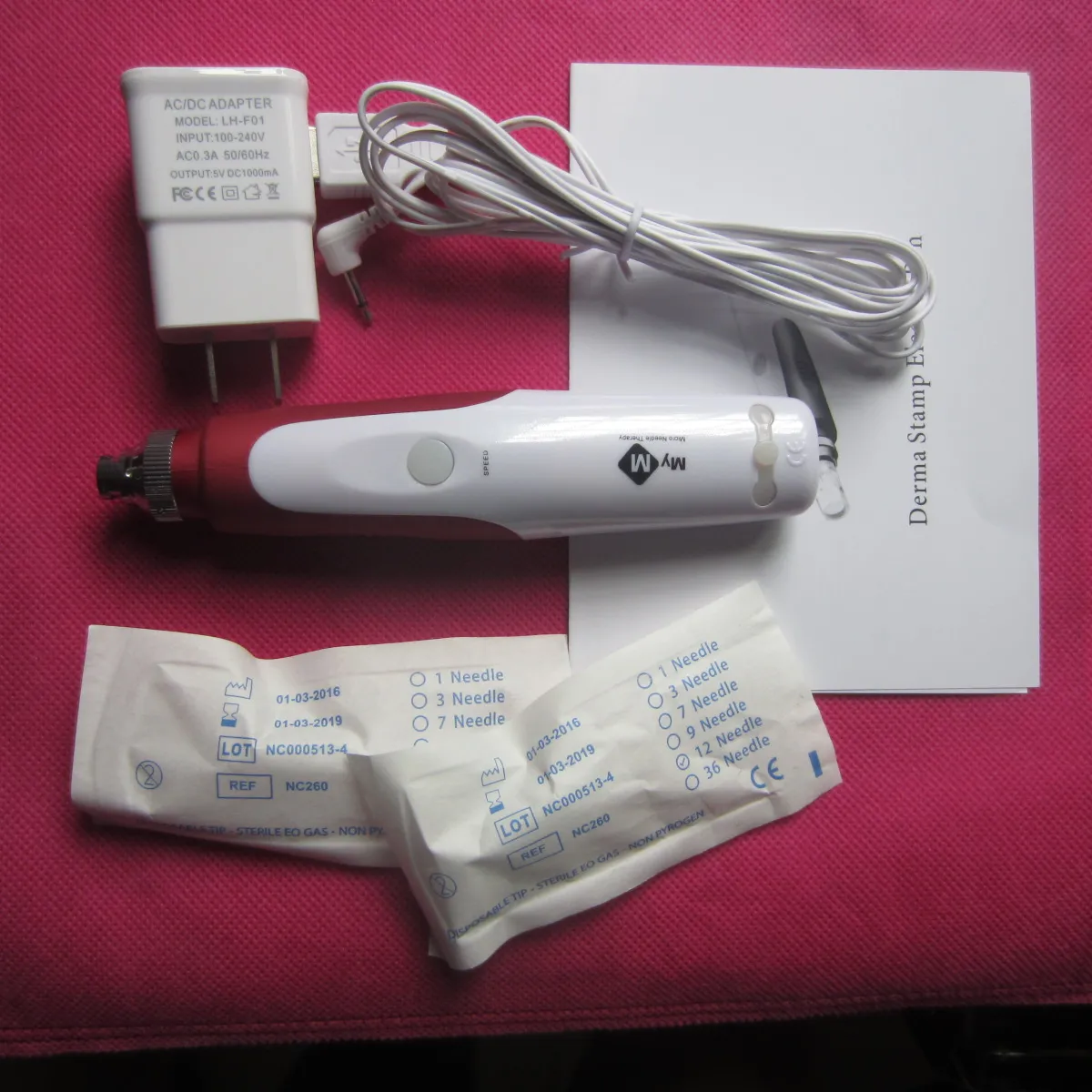 Elektrische Derma Pen met 2 stks Cartridges Auto Micro Naald Roller Anti Aging Skin Therapy Wand MyM Derma Stamp Pen