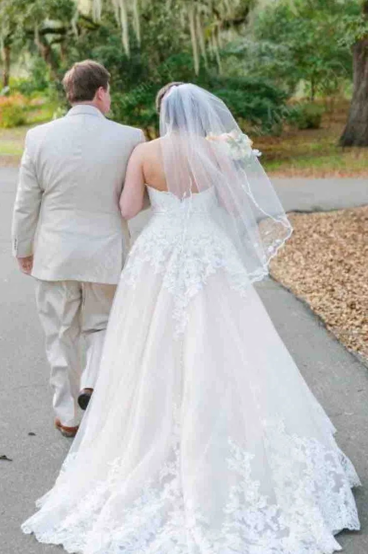 Плюс размер Кружева Свадебные платья без бретелек Backless Sweep Поезд Свадебные платья Оболочка аппликация Длинные свадебное платье