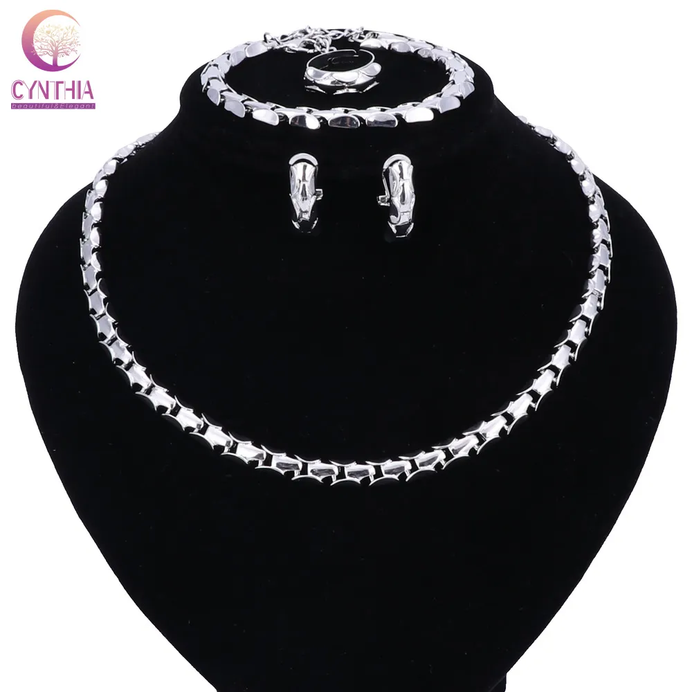 Set di gioielli di moda set da sposa Nigeria africane perle di gioiello cranica Orenatura bracciale anello di gioielleria donne donne2762823