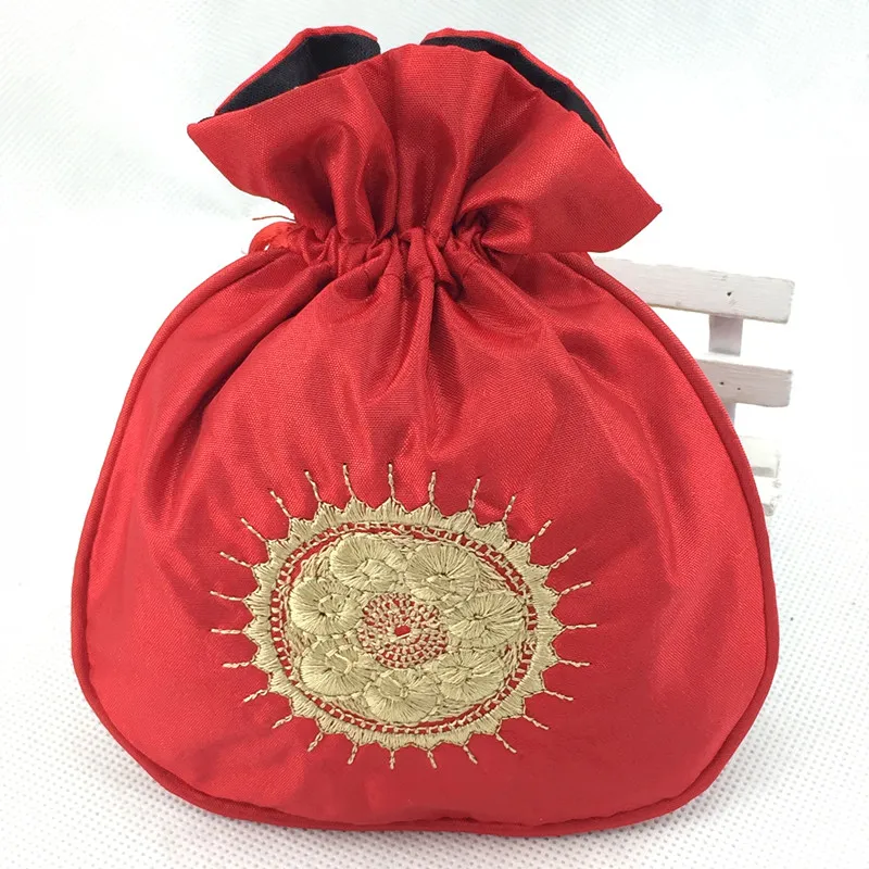 Artisanat chinois petits sacs d'emballage cadeau pour sac de rangement de bijoux tissu satiné broderie soleil cordon parfum lavande sachet pochette