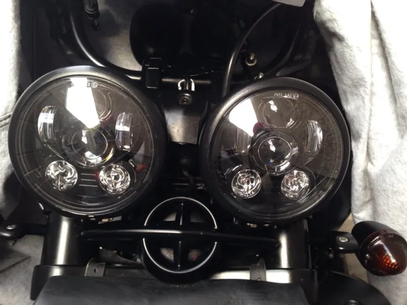 2x Accessoires de moto 5 3/4 "Pour Harley Headlight 5.75" Rocket III LED Headlamp 5 3/4 "pour Triumph Rocket 3 Harley