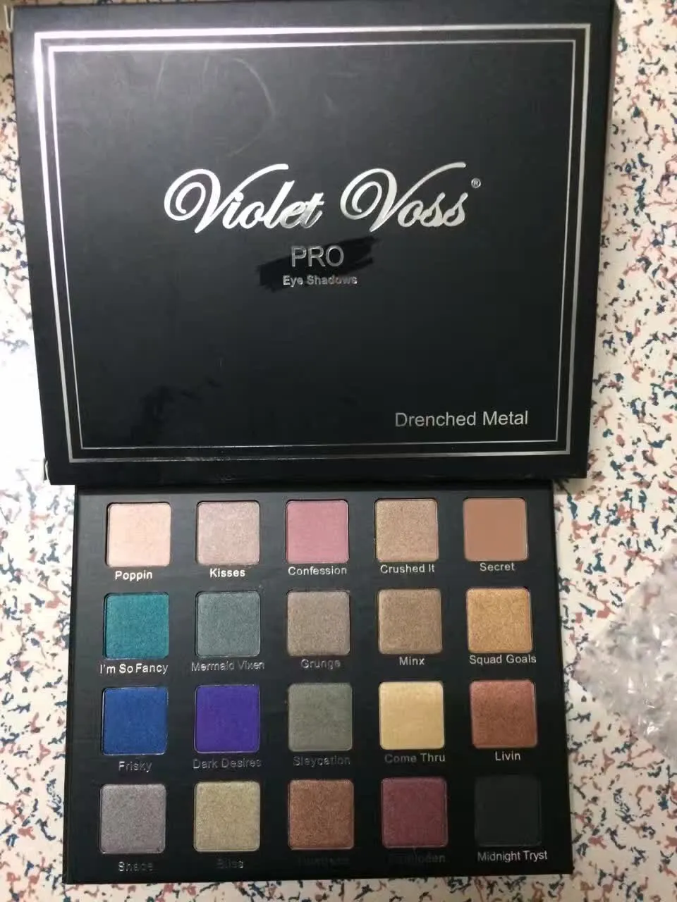 Avoir des ombres à paupières Violet voss pro X Laura Lee Pro Palette d'ombres à paupières édition limitée REFOR 20 palettes d'ombres à paupières couleurs