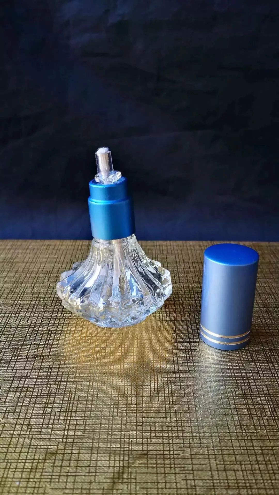 Lampe à alcool à jupe de couleur, bongs en verre en gros, conduites d'eau en verre de brûleur à mazout, accessoires de tuyaux de fumée