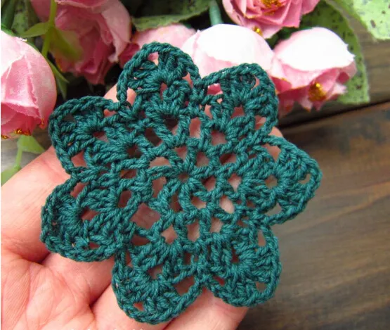 Commercio all'ingrosso i 7 centimetri rotondo tavolo crochet stuoia di cotone tappetino doily coaster con tappetino di fiori come tappetini