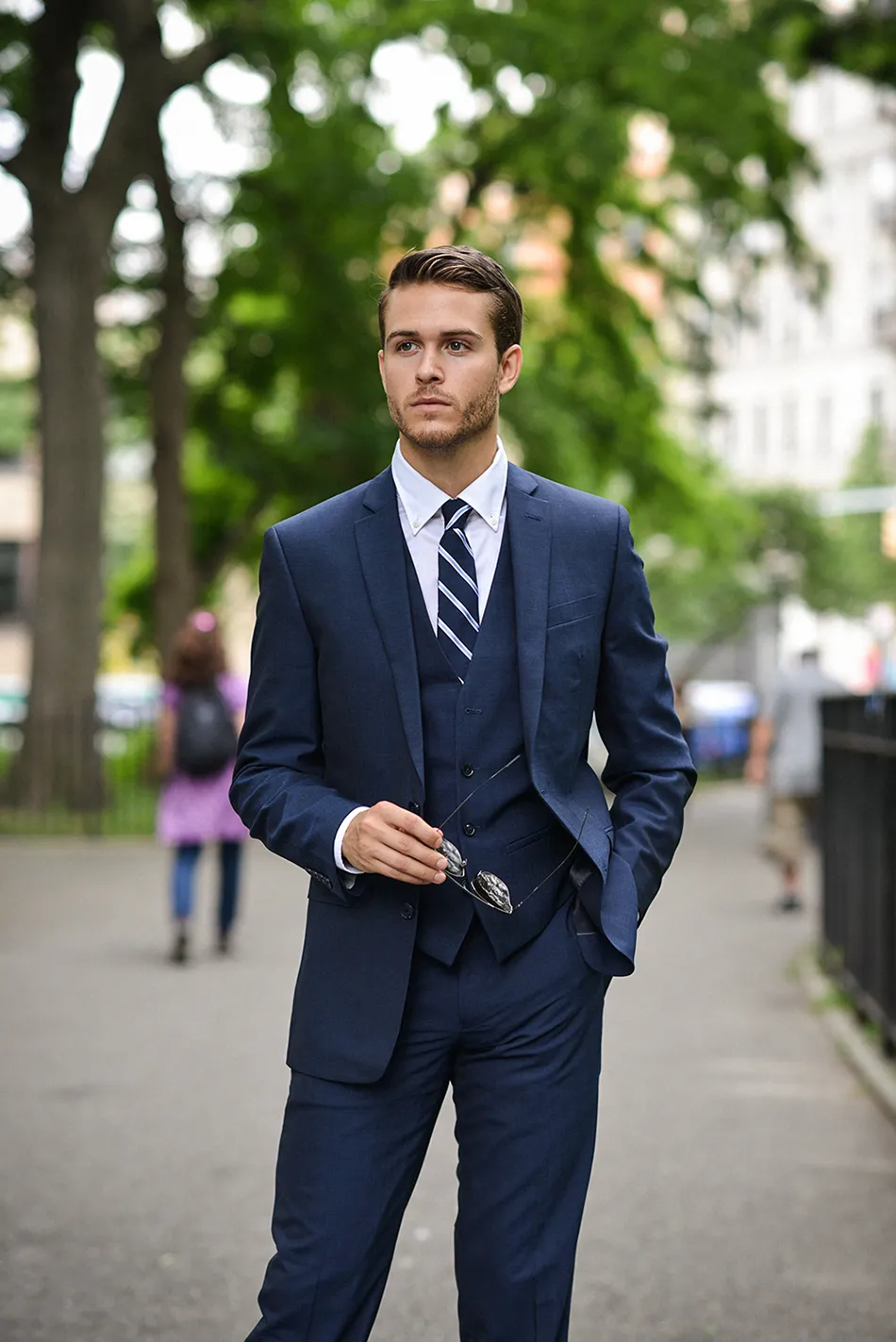 Navy Blue Handsome Wedding Tuxedos Slim Fit Suits For Men Groomsmen Suit Three Pieces Cheap Prom Formal SuitsJacket+Vest+Pants
