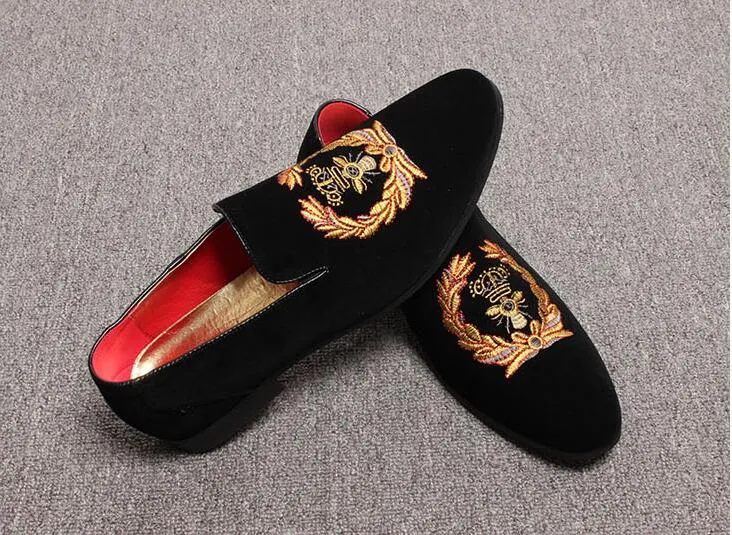 Promotion spring Men Velvet Loafers Party wedding Shoes Europe Style Embroidered black Velvet Slippers Driving moccasins 425