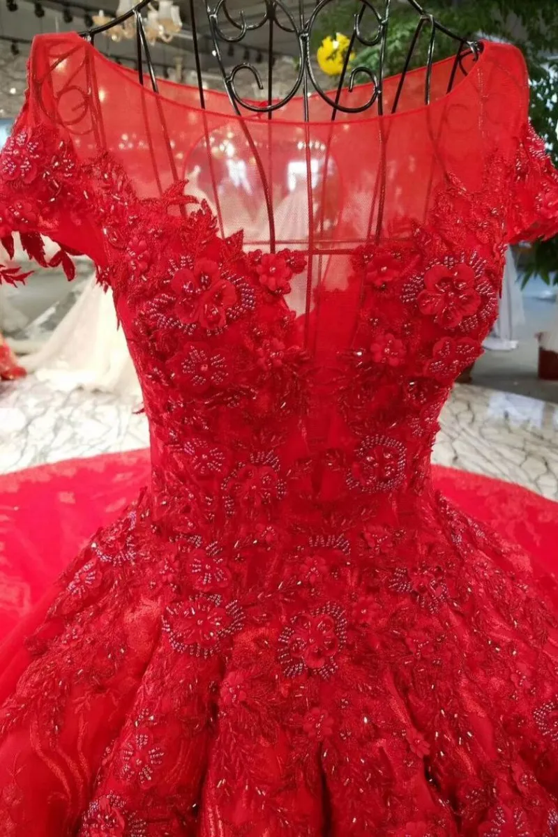 Бальное платье Red Lace Свадебные платья Горячие Hollow Назад Свадебные платья блокированного рукава развертки Поезд свадебное платье Bling Vestidos De Noiva