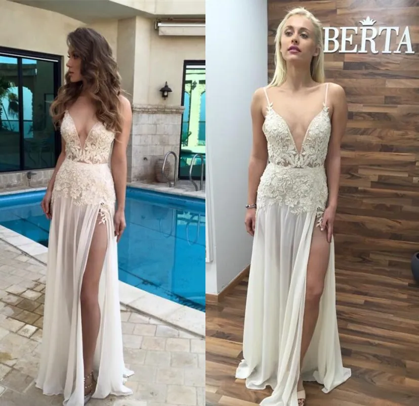 Berta Bridal Летний Пляж Свадебные платья Мягкие Кружева Сексуальная V Шея Спагетти Ремни Нога Разбиты Формальные Свадебные платья