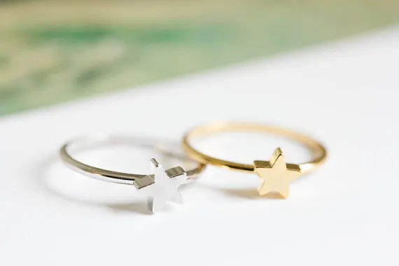 Venta al por mayor, 10 piezas/pentagrama más pequeño, anillo de aleación chapado en oro de 18 k, joyería de moda JZ223, el mejor regalo de vacaciones para mujeres y niñas
