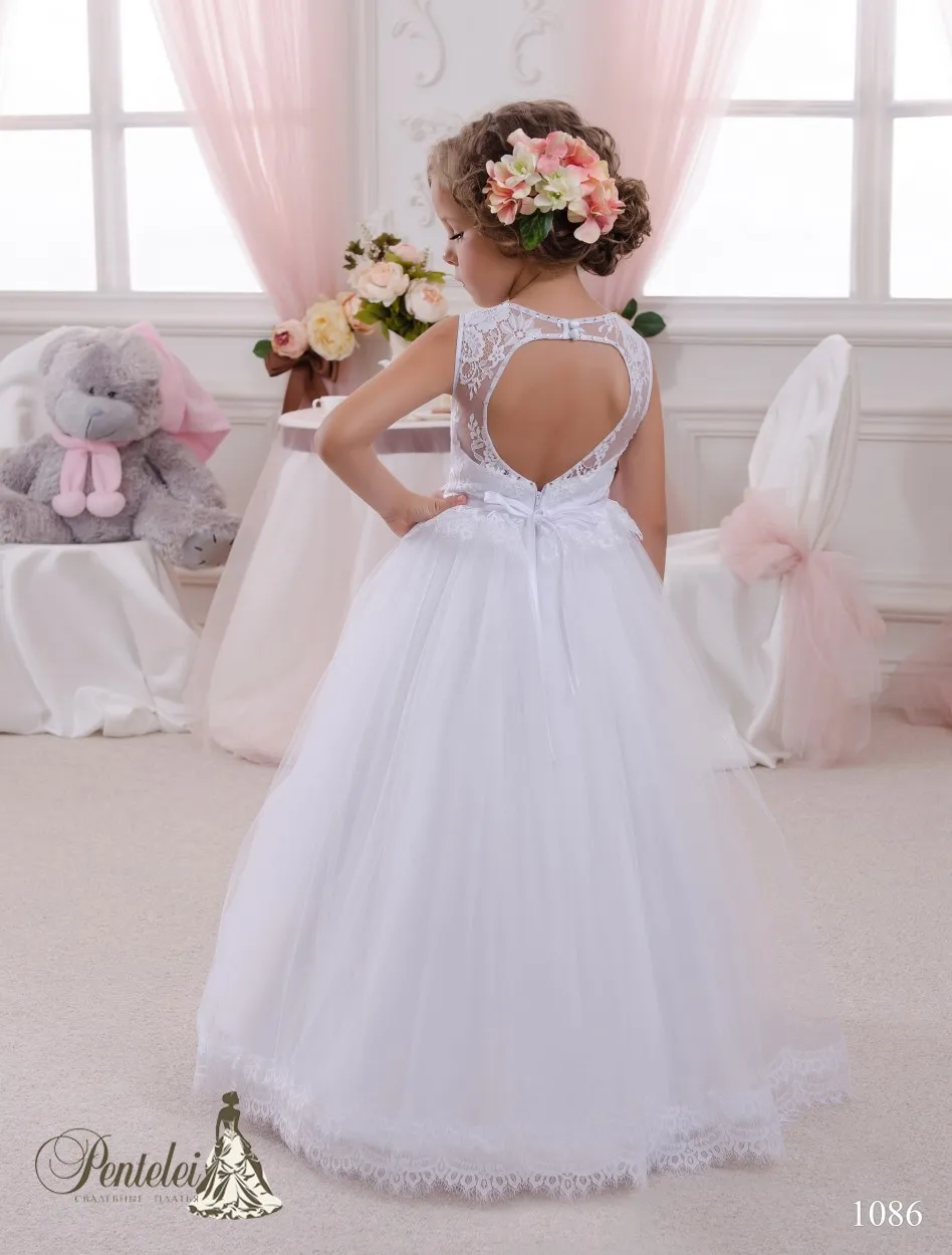2016 Kids Evening Gowns with Beaded Jewel Neck and Heart Open Back Tulle & Lace White Flower Girls Dresses Floor Length