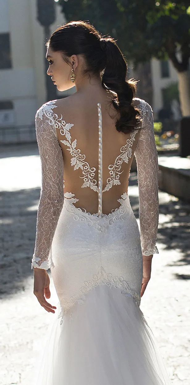 Robes de mariée bon marché en stock de moins de 100 ans avec des manches longues illusion et des appliques de col en V profond Tulle Robes de mariée sirène Ivoire Taille 4