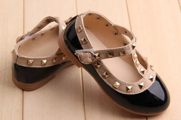 Wholesale-Hot Sale New Pretty Princess Girls Kids Children Sandals Leather Rivet Buckle T-strap Flat Heel Shoes 16 Sizes For 2-10 Years