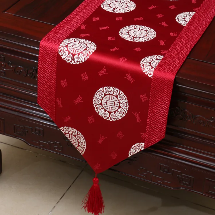 Tabela de retalhos de retalhos de sorte de 120 polegadas de 120 polegadas extra Lucky Runner Chinese Luxuz Silk Brocade Tail to High End Dining Table Protetive PA5973223