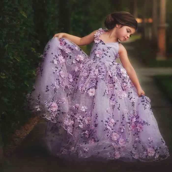 Lavendel Spitze kleine Mädchen Festzug Kleider 3D Applikationen Kleinkind Ballkleid Blumenmädchen Kleid Bodenlangen Tüll erste Kommunion Kleider