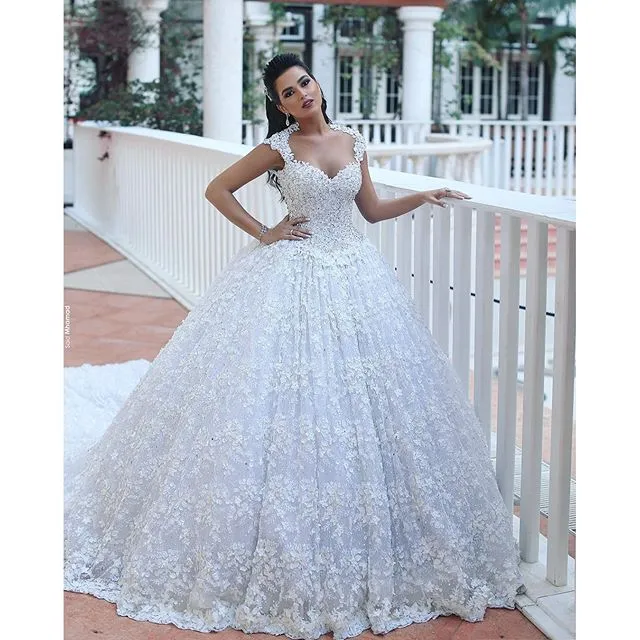 Full Lace Ball Gown Square Wedding Dresses Sleeveless Applique Tulle Bridal Ball Gown Elie Saab Plus Size Wedding Dress
