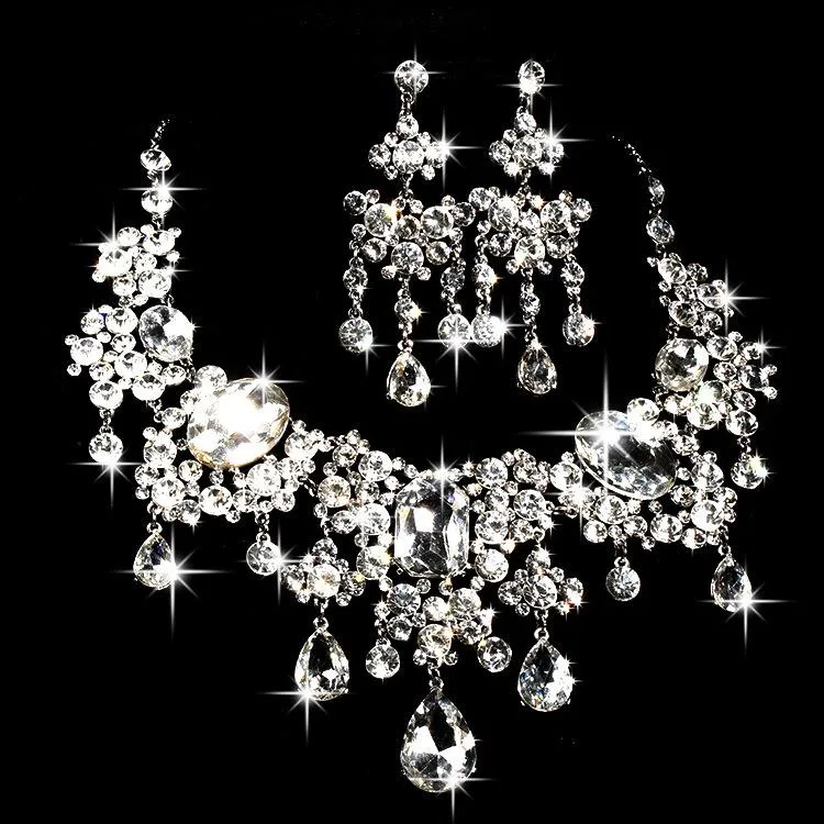 Świecący zroszony kryształy Akcesoria ślubne Diamentowy naszyjnik Zestawy biżuterii Kolczyki ślubne Rhinestone Crystal Party
