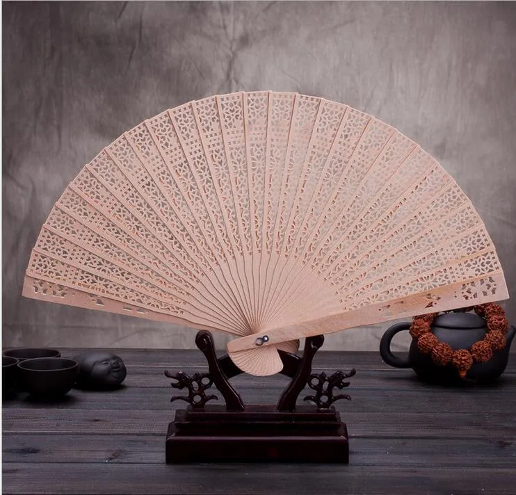 Houten fans 40 * 23 cm Chinese sandelhout fans bruiloft fans dames hand fans reclame en promotionele opvouwbare fans bruids accessoires