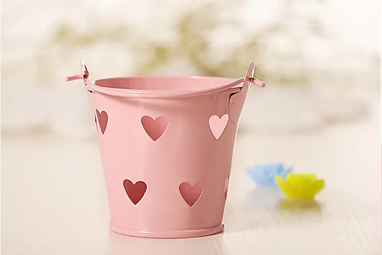 Hurtownie 30 sztuk Cute Metal Favor Pail Serce Dekoracyjne Doniczki Tin Wedding Favor Candy Posiadacze Mini Wiadro Dla Gości Pamiątka Świeca Pudełko