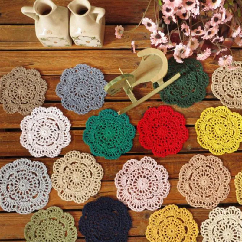 무료 배송 도매 50 그림 10cm 라운드 테이블 매트 크로 셰 뜨개질 컵 받침 zakka doilies 컵 패드 소품 테이블 식사에 대한 갓