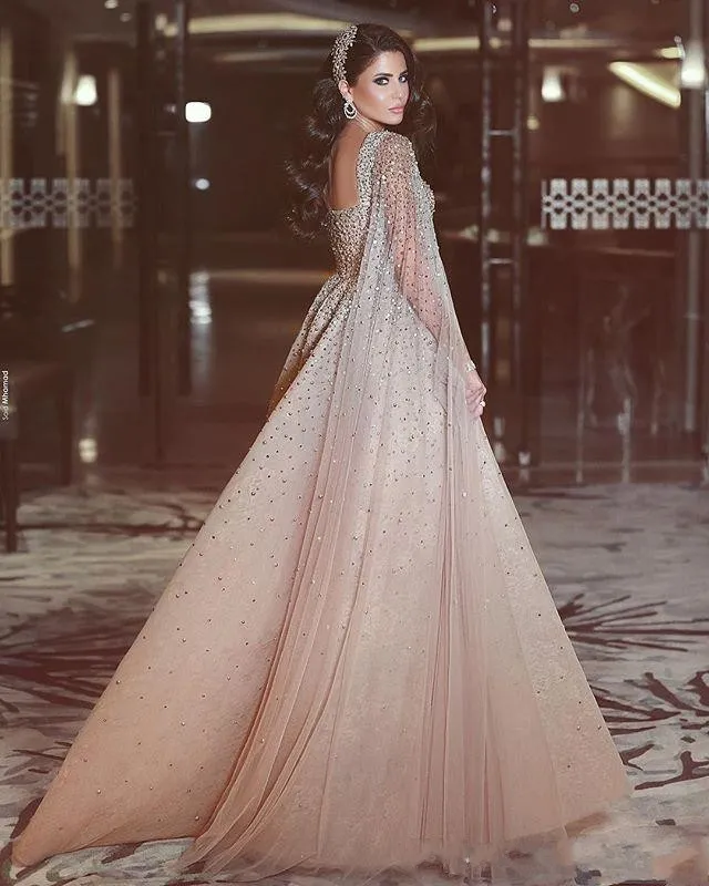 Ny sexig blush rosa arabiska kvällsklänningar bär kristall pärlor älskling baklöst med cape långa plus storlek formella fest klänning prom klänningar