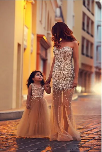 Especial Occassions Prom Dresses Mãe e filha se veste Matching 2019 Pérolas frisada Champagne Tulle Evening Sheer vestidos de festa EN10918