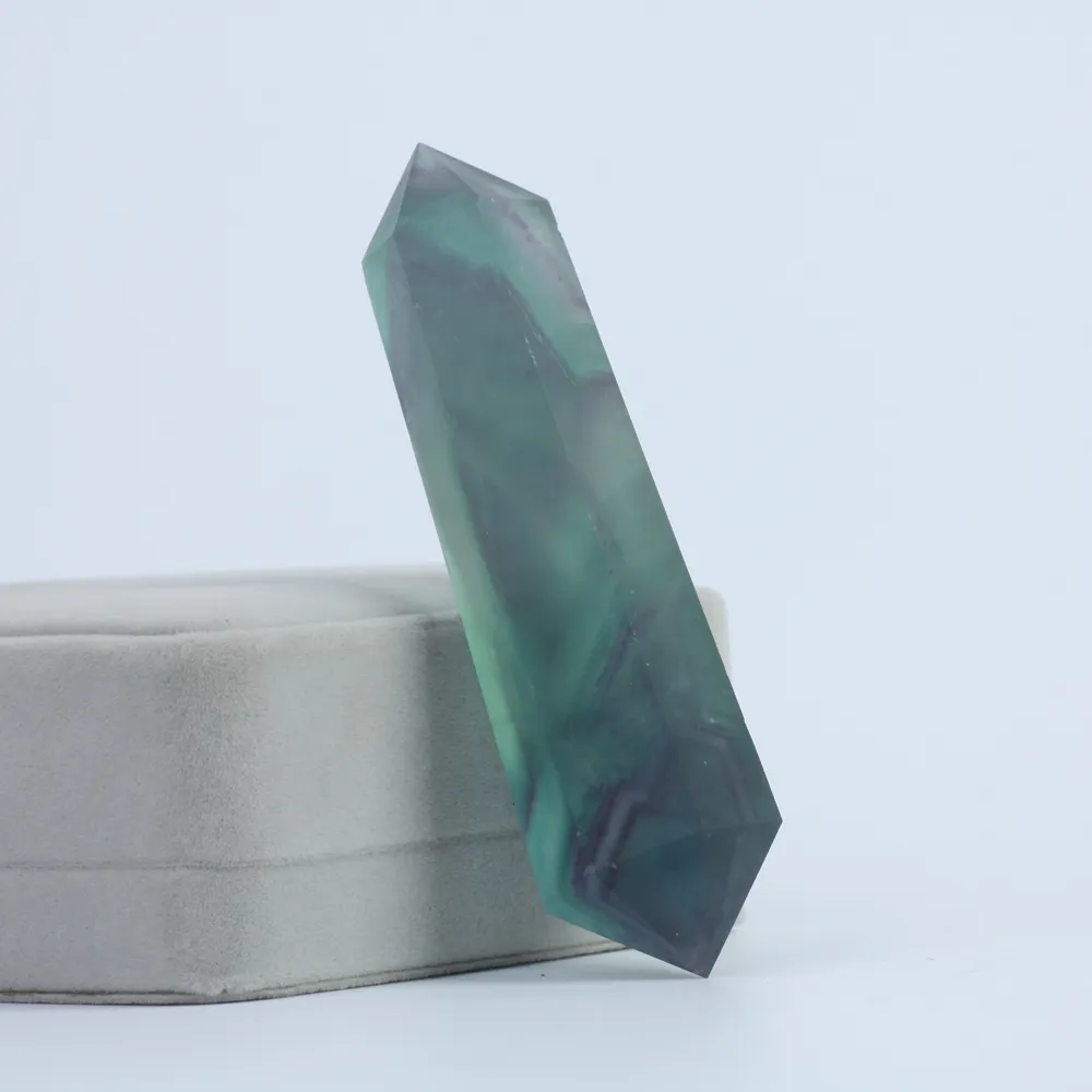 HJT Whole Vende Nuovo Crystal Point Natural Florite Point Quartz Reiki Healing Crystal Cure Chakra Stone Stone la vendita5439965