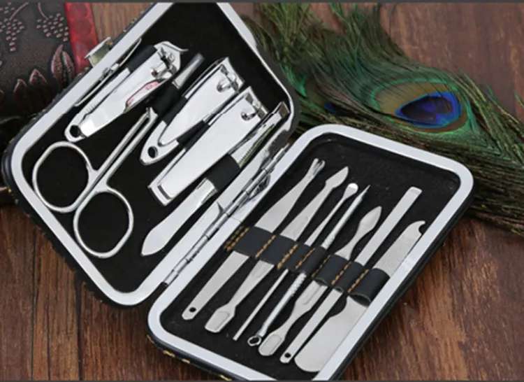 Hochwertiges 12-teiliges Pediküre-/Maniküre-Set aus Edelstahl, Nagelpflege-Knipser, Reiniger, Nagelhaut-Pflegeset mit Lederetui