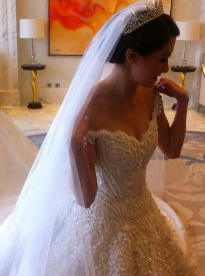 Великолепные на плечах свадебные платья хрустальные блестки с бисером шнурки для свадебных платьев.