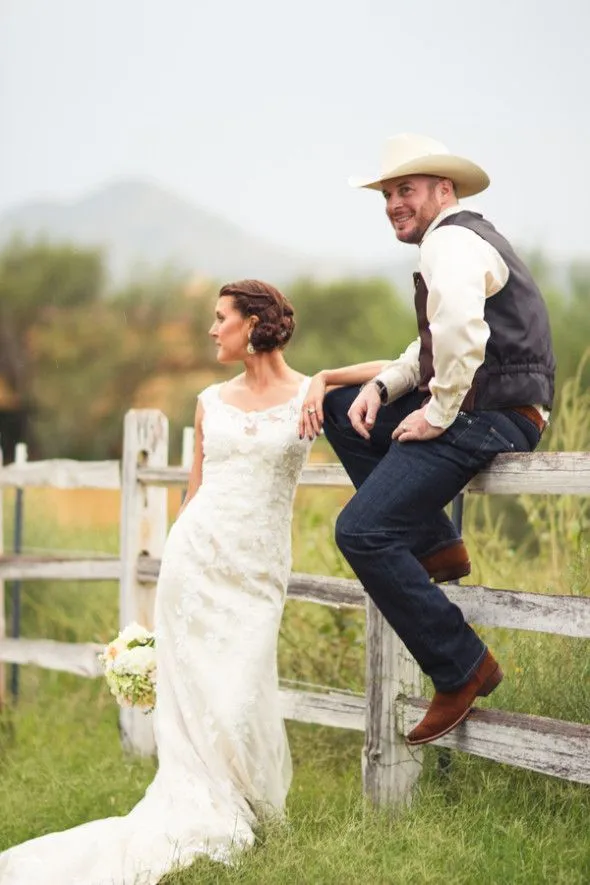 Vestidos de novia de campo vintage Vestidos de encaje con retrato Vestidos de novia de encaje sin espalda abiertos Apliques robe de mariee Vestidos de novia rústicos Botas