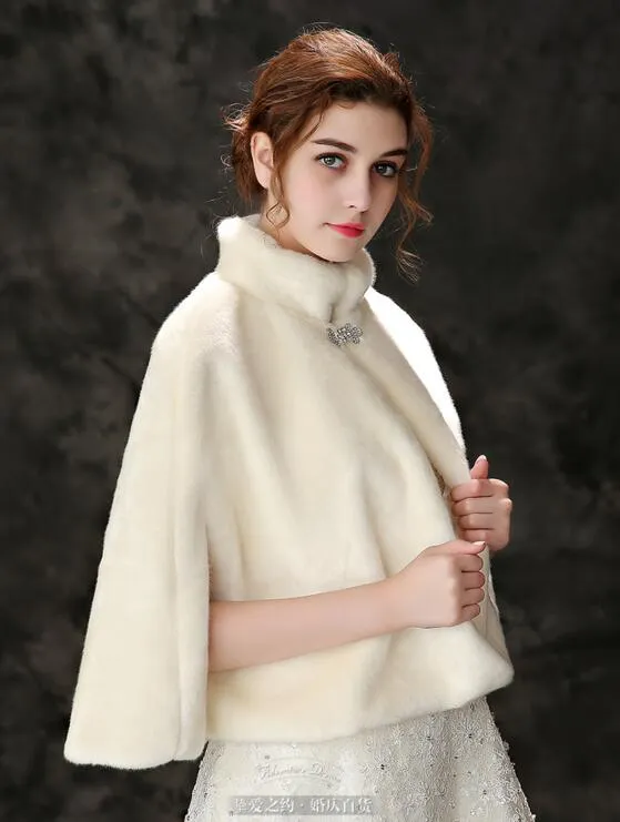 Winter Bruiloft Cloaks Bruids Faux Bont Wraps Warm Sjaals Bovenkleding Zwart Bourgondië Wit Koreaanse stijl Damesjas Prom Avond Party H08