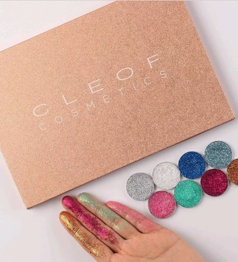 Hot Sale New Cleof Cosmetics Super Glitter Eyeshadow Palett 24 Färger Vattentät Pressad Ögon Skugg Pulver till jul Makeup Gratis DHL