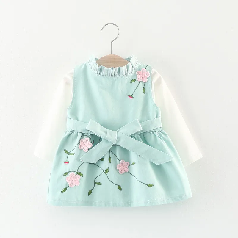 Le neonate coreane di nuovo disegno si vestono i bambini vestito di manica lunga del fiore della primavera di autunno 3D ricamato vestito / set superiore