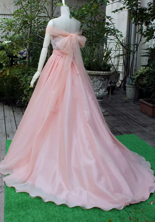 Charmiga Sweetheart Prom klänningar med avtagbart tulleband av axelapplikation En linje Ruffles Aftonklänningar Formella Party Dresses
