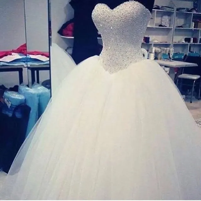 2019 New Ball Gown Wedding Dresses Bridal Gowns With Sweet-heart White Tulle Corset Back Beads Crystals Sweep Train Custom Made