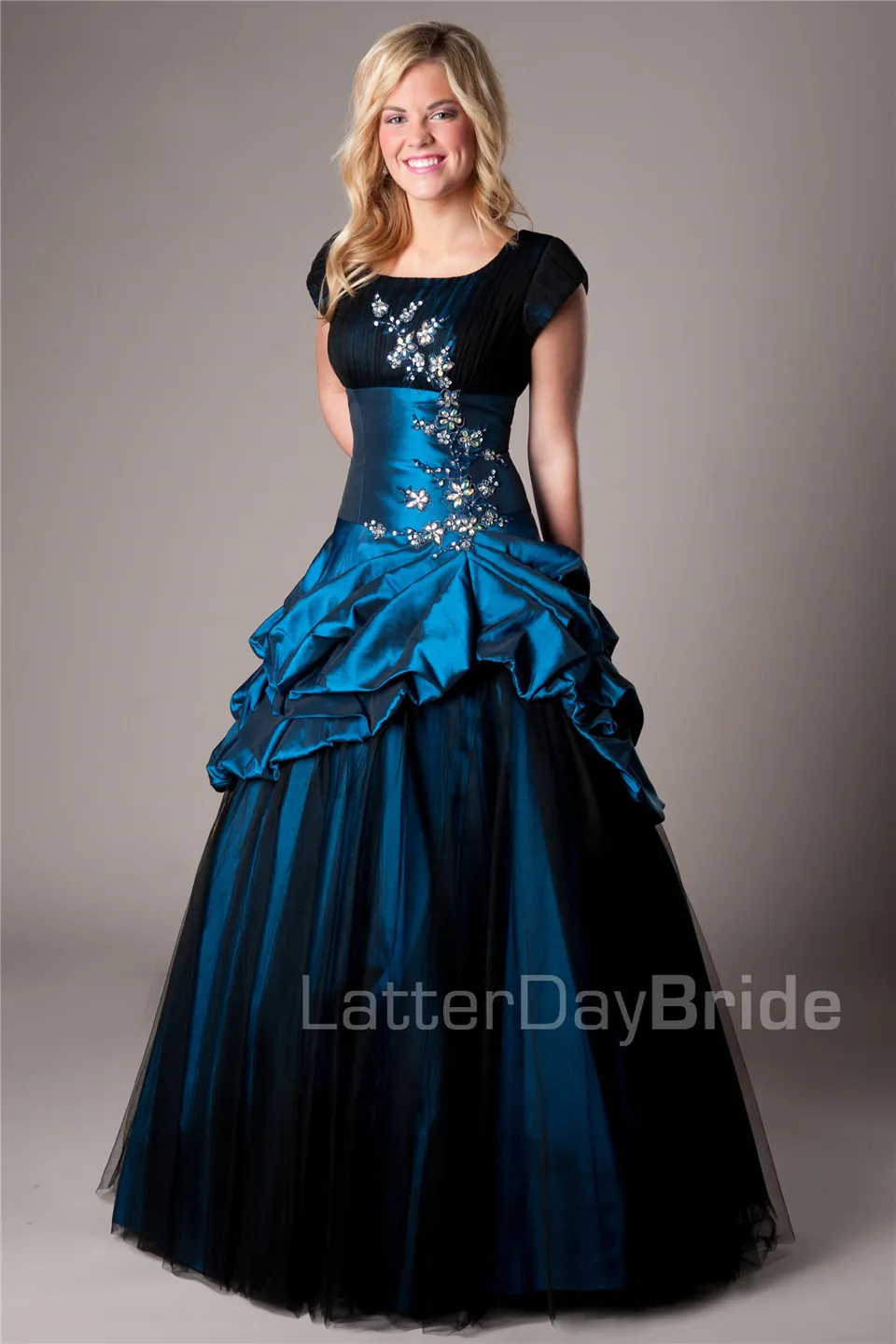 Bleu royal noir longue robe de bal robes de bal modestes avec manches courtes Vintage manches courtes taffetas aînés gonflé robe de soirée de bal 2671