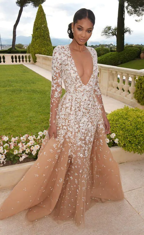 Zuhair Murad 2017 Deep V Neck Robes De Bal Champagne Couleur Blanc Dentelle Appliques Illusion À Manches Longues Robes De Soirée Robes De Soirée Formelles