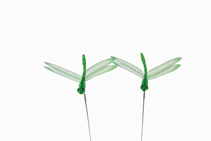 50 stks-pack kleurrijke libel stakes voor tuin decoratie feestartikelen outdoor home decor nep insecten